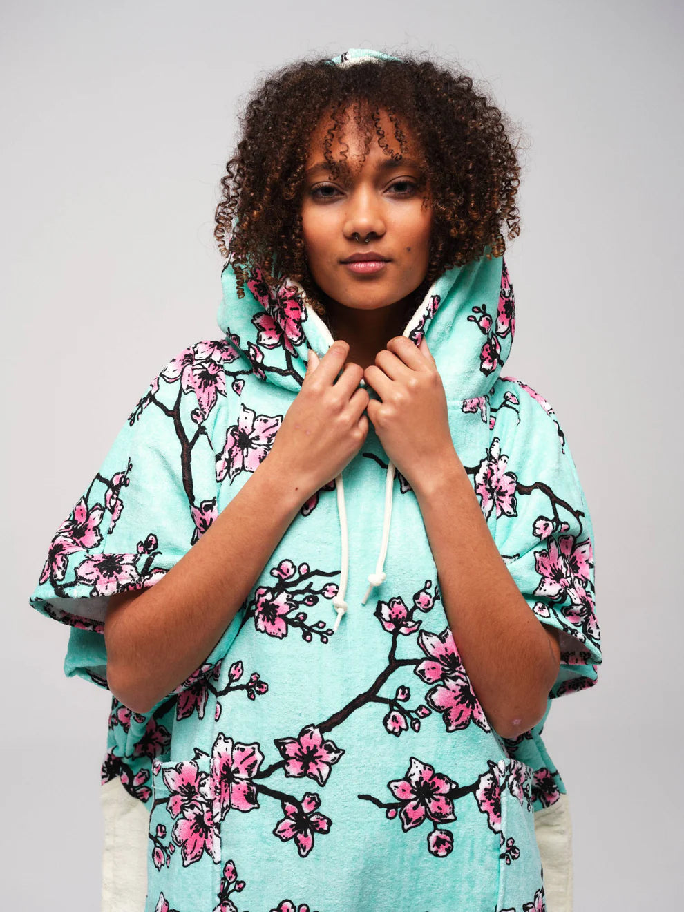 Beach Crew V Poncho Cherry Tree