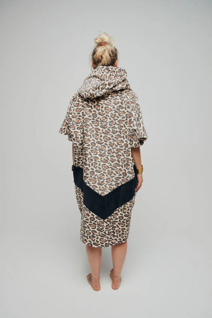 All-In Beach Crew V Poncho Leopard
