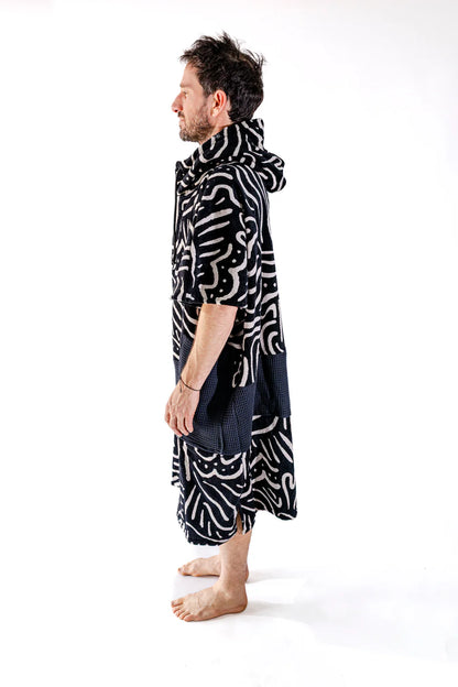 All-In Beach Crew V Poncho Matis Black