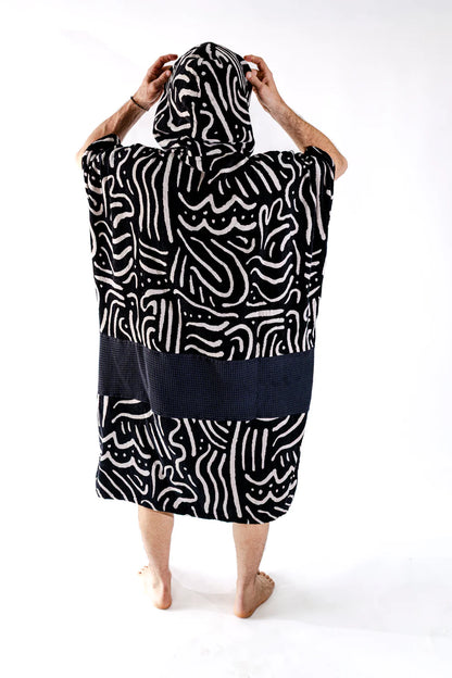 All-In Beach Crew V Poncho Matis Black